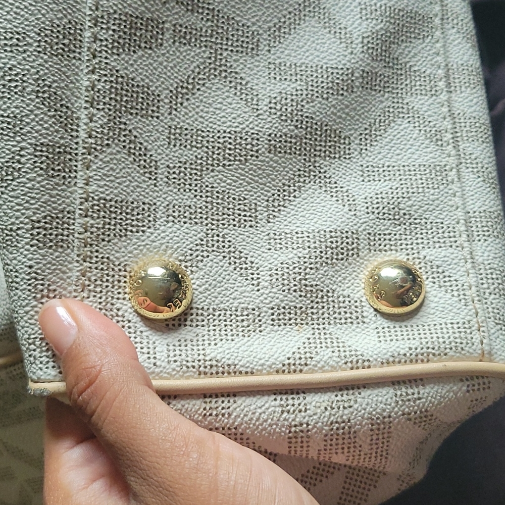 Michael kors purse - Picture 7 of 7